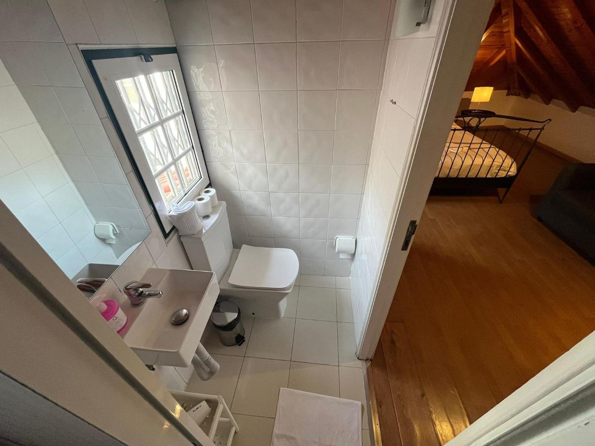 2 Bedroom, 2 Bathroom - Travessa Da Madalena Lejlighed Lisboa